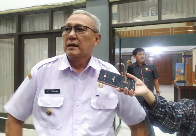 Jamparing melakukan surveterhadap kinerja Bupati Kuningan H Acep Purnama MH