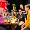 jokowi-makan-durian