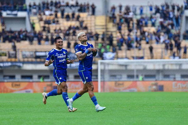 Ciro Alves cetak gol. Persib ke puncak klasemen liga 1