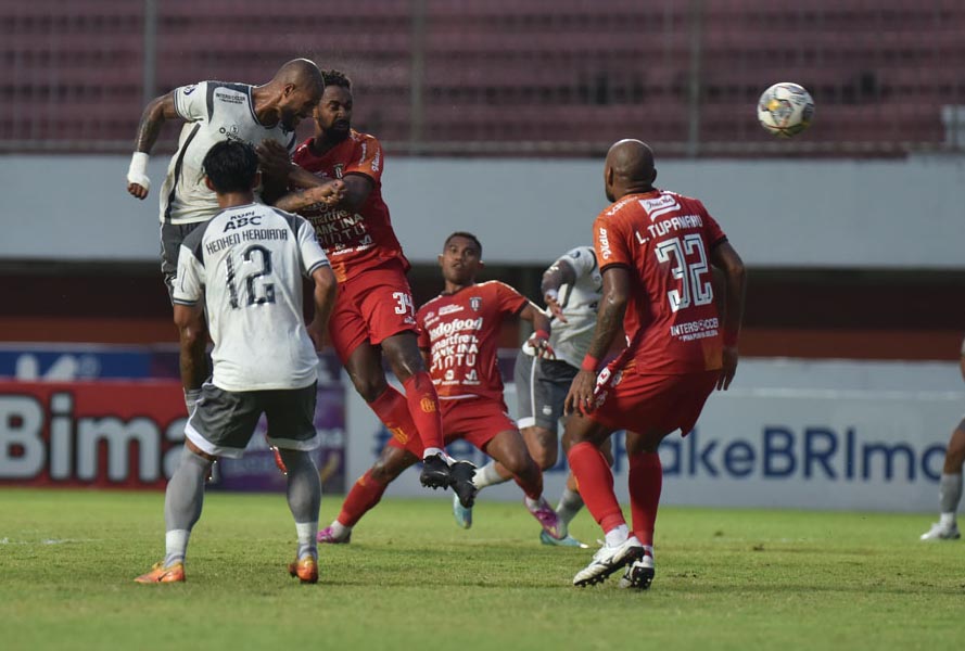 Gagal menang, Persib peringkat 2 Liga 1 2022-2023