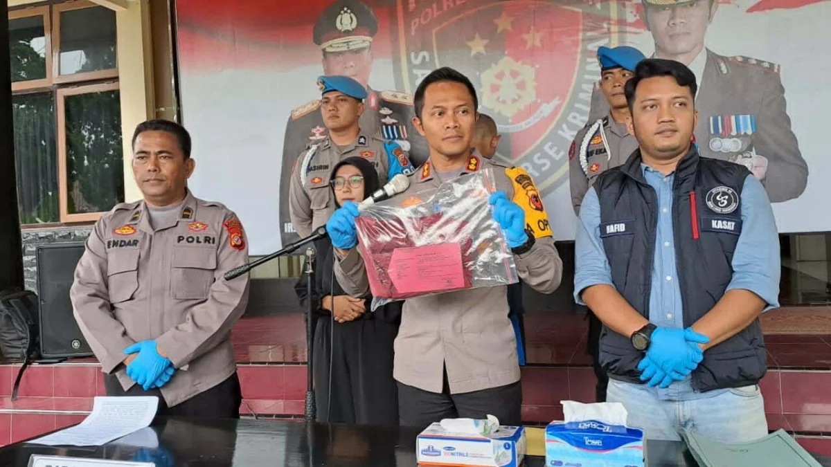 Peluk dan Cium Muridnya, Oknum Guru SD di Kabupaten Kuningan Ditahan Polisi