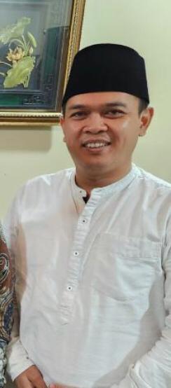 H Zaenal Muttaqien atau HZM mempertanyakan sikap Partai Gerindra yang baru sekarang memecat Affiati, bukan sejak dulu. --FOTO: abdullah/radar cirebon