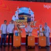 BERANGKAT UMRAH: Bank BTPN Syariah memberangkatkan umrah nasabah inspiratif satu pesawat. --FOTO: Abdullah/radar cirebon