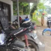 Akibat kondisi jalan yang rusak membawa berkah tersendiri bagi pengusaha bengkel