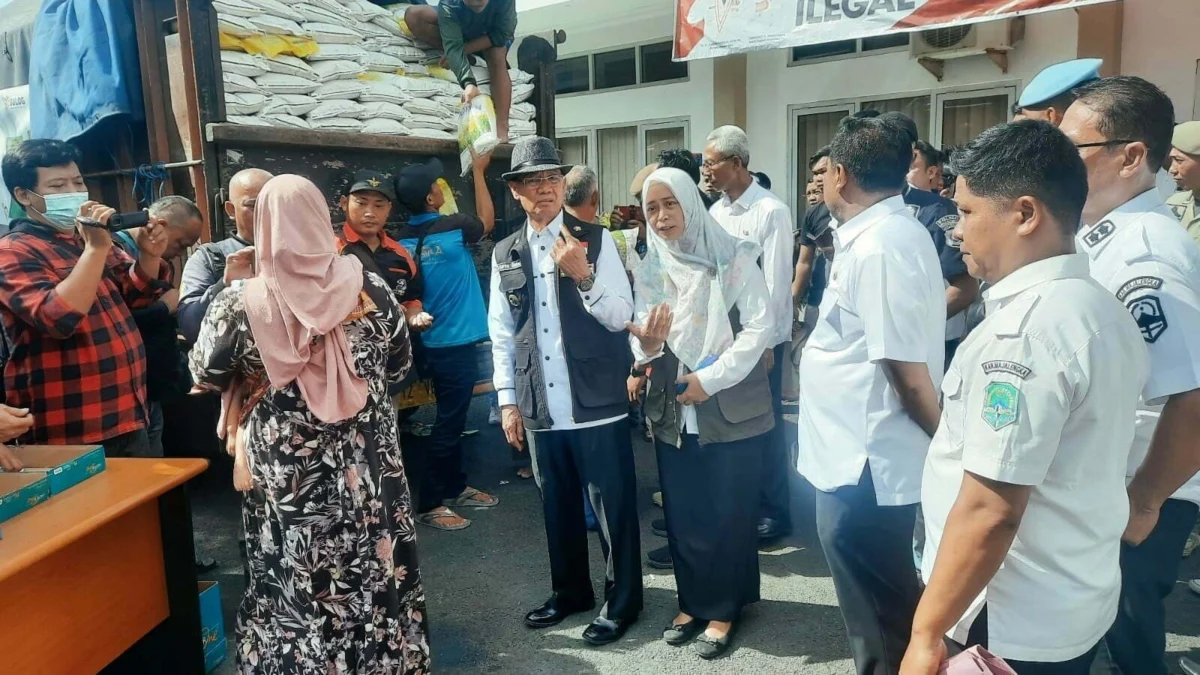 Kegiatan operasi pasar dilaksanakan di dua kecamatan, yakni Kecamatan Cigasong dan Kecamatan Majalengka