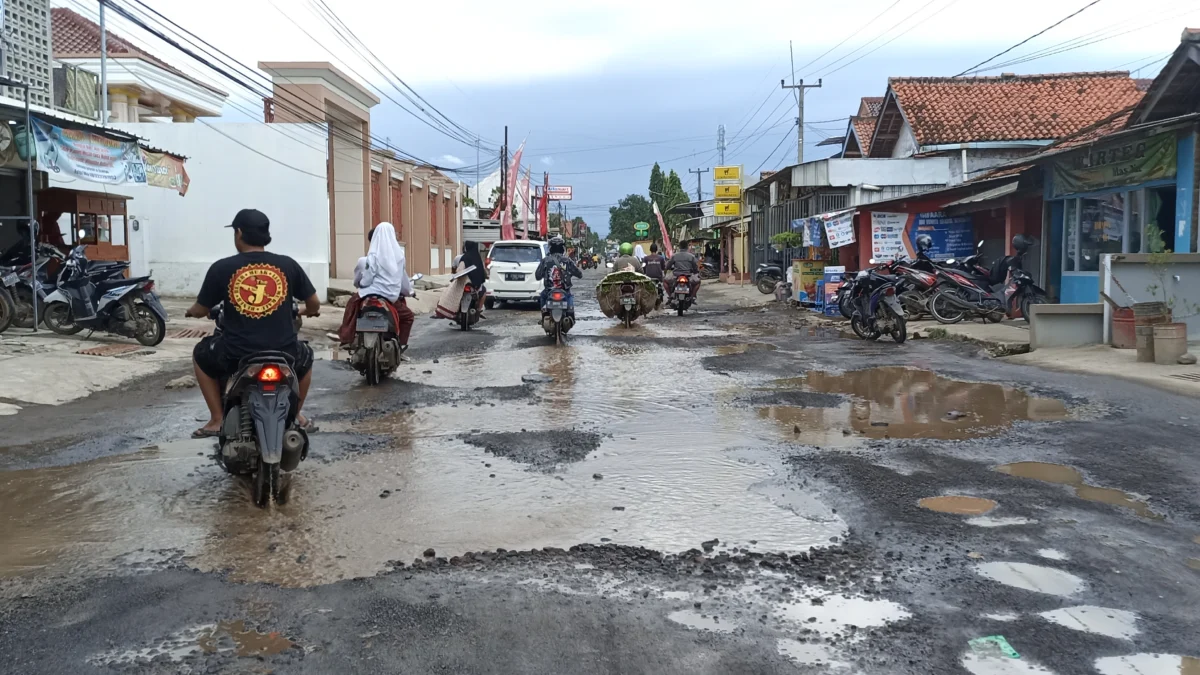 jalan-rusak-cirebon