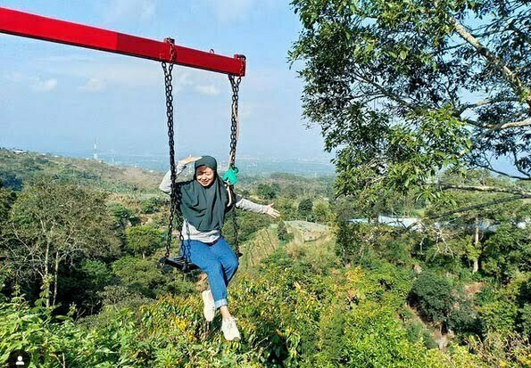 Objek Wisata Kuningan Curug Landung, Pemandangan Elok Kaki Gunung Ciremai