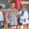 Satnarkoba Polres Majalengka menggelar konferensi pers penyitaan jamu yang beredar luas di masyarakat