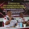 Staf Khusus Menteri Hukum dan HAM Bidang Pengamanan dan Intelijen, Krismono Bc.I.P SH memberikan penguatan Pembangunan Zona Integritas Menuju WBK/WBBM Tahun 2023 di Lapas Narkotika Kelas II A Cirebon, Rabu (01/02/2023). --FOTO: HUMAS LAPAS GINTUNG FOR RADAR CIREBON