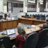 Komisi II DPRD Kota Cirebon audiensi dengan PPN Kejawanan, membahas retribusi sektor perikanan sepanjang tahun 2022. --FOTO: ANDI AZIS MUHTAROM/RADAR CIREBON