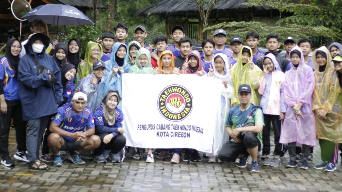 TI Kota Cirebon menggelar cross country di Kuningan. --FOTO: ISTIMEWA