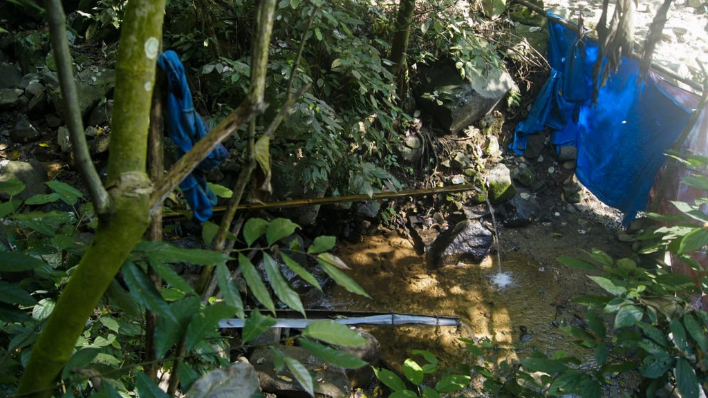 RITUAL ANEH Gunung Sanggabuana, Ada yang Buang Celana Dalam