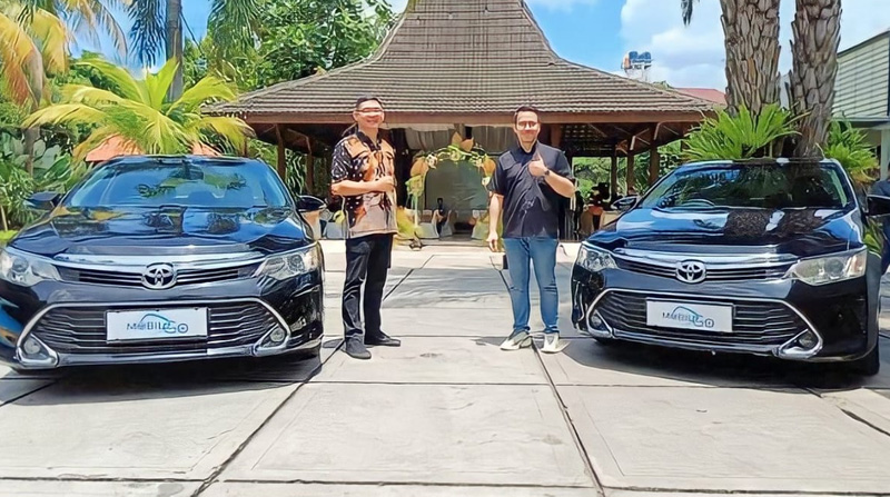 100 Unit Mobil Eks Taksi Toyota Camry 2.5 G 2018 Dijual Blue Bird