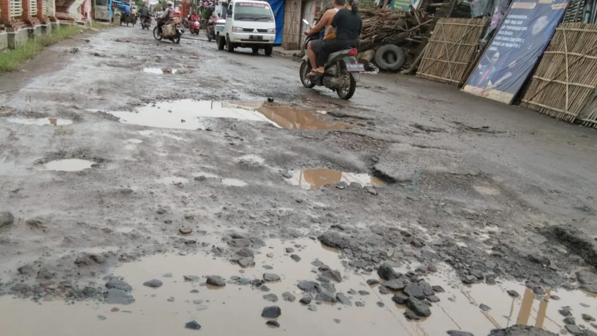 jalan-rusak-provinsi