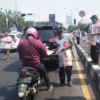 FLASHMOB: DPD PKS Kota Cirebon menyambut Ramadan melalui Flashmob di beberapa titik di Kota Cirebon, Minggu 19 Maret 2023. --FOTO: abdullah/radar cirebon