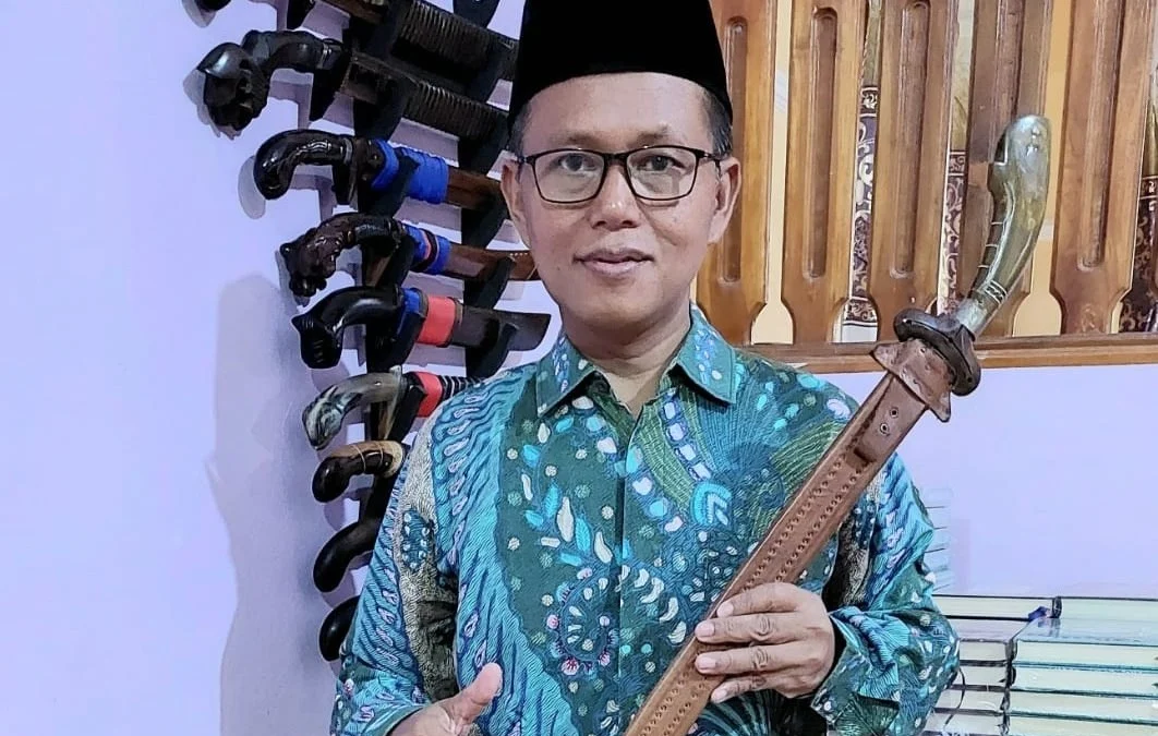 Lili Solihon mengaku sangat beruntung karena masih memiliki satu buah golok Tjigasong