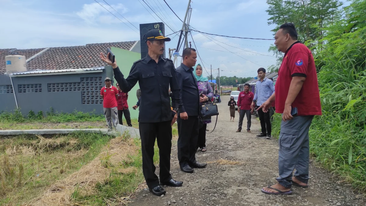 Anggota Komisi 1 DPRD melaksanakan agenda sidak ke lokasi perumahan yang berada di wilayah Kecamatan Ligung