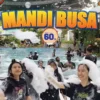 AUTO SERU! Ada Wahana MANDI BUSA di Kolam Renang The GARDENS Cirebon