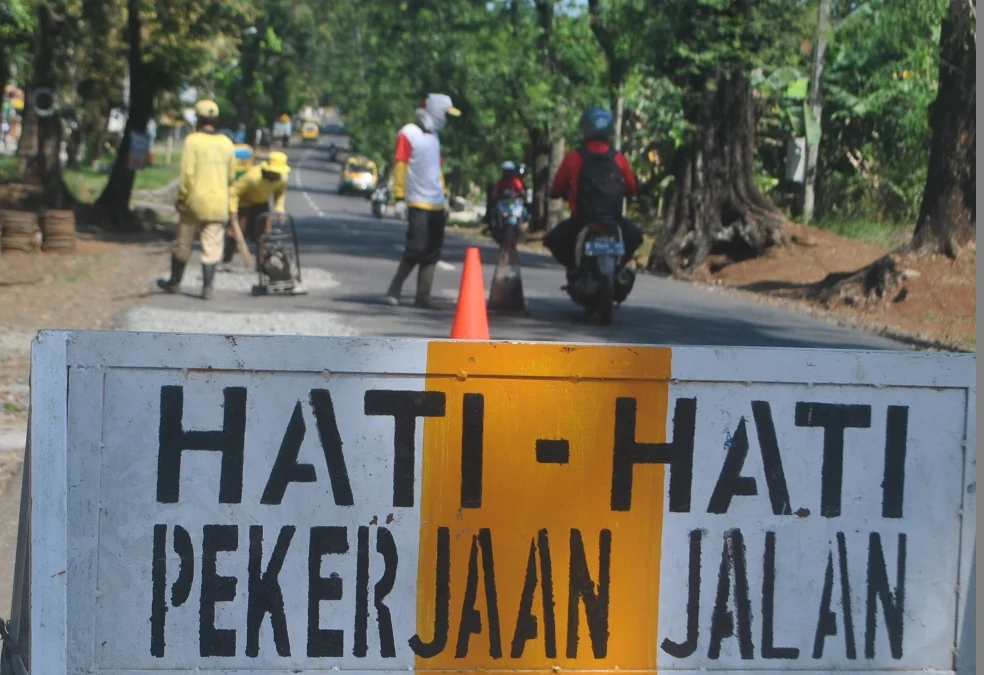 Jalan khususnya di jalur Majalengka-Sindangwangi yang berbatasan langsung dengan Kabupaten Cirebon mulai mulus