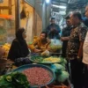 Komisi II DPRD Majalengka sidak ke pasar tradisional Talaga pada Rabu (8/3)