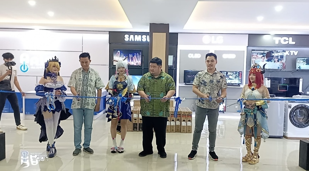 Pembukaan AIO Store di A.S.S Mall, --FOTO : APRIDISTA SITI RAMDHANI / RADAR CIREBON