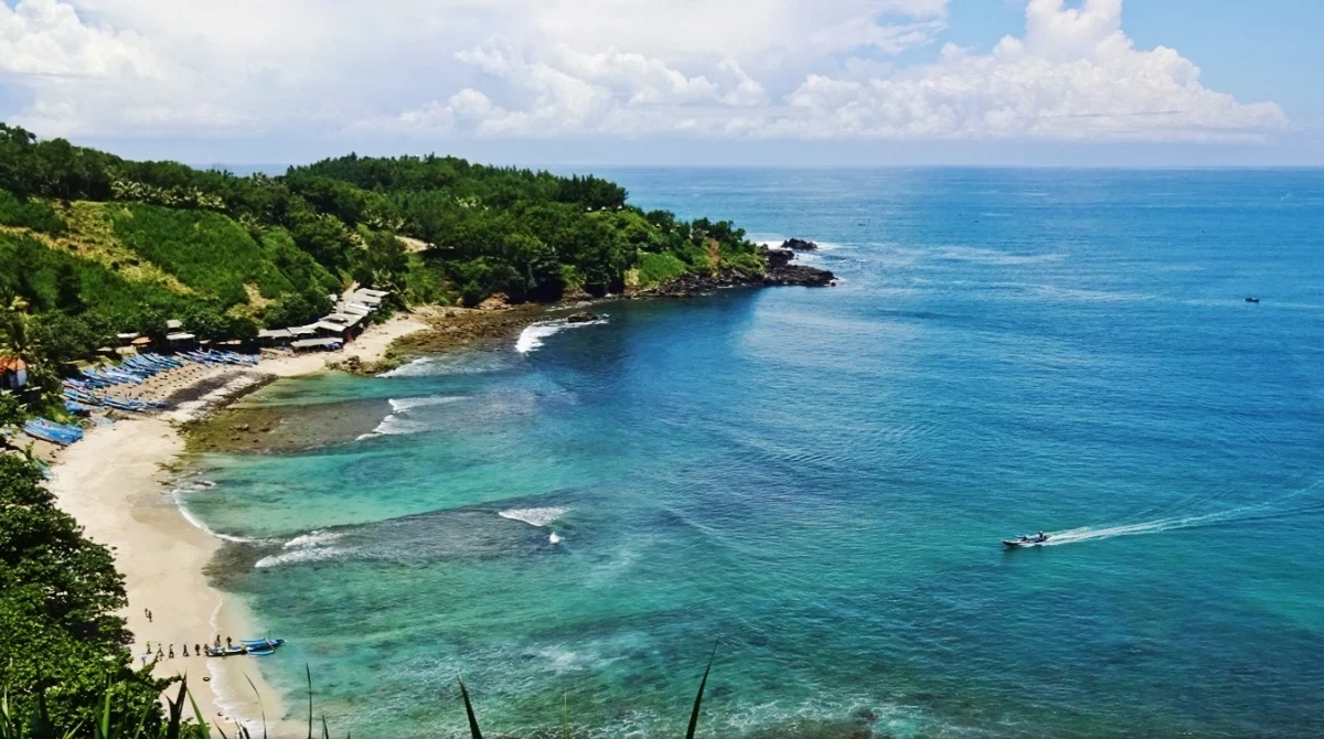 Pantai Menganti Kebumen Memiliki Pesona yang Indah dan Romantis