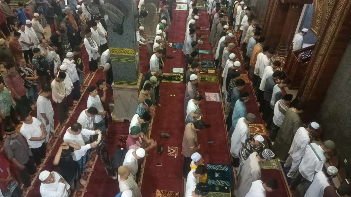 tarawih di at taqwa cirebon