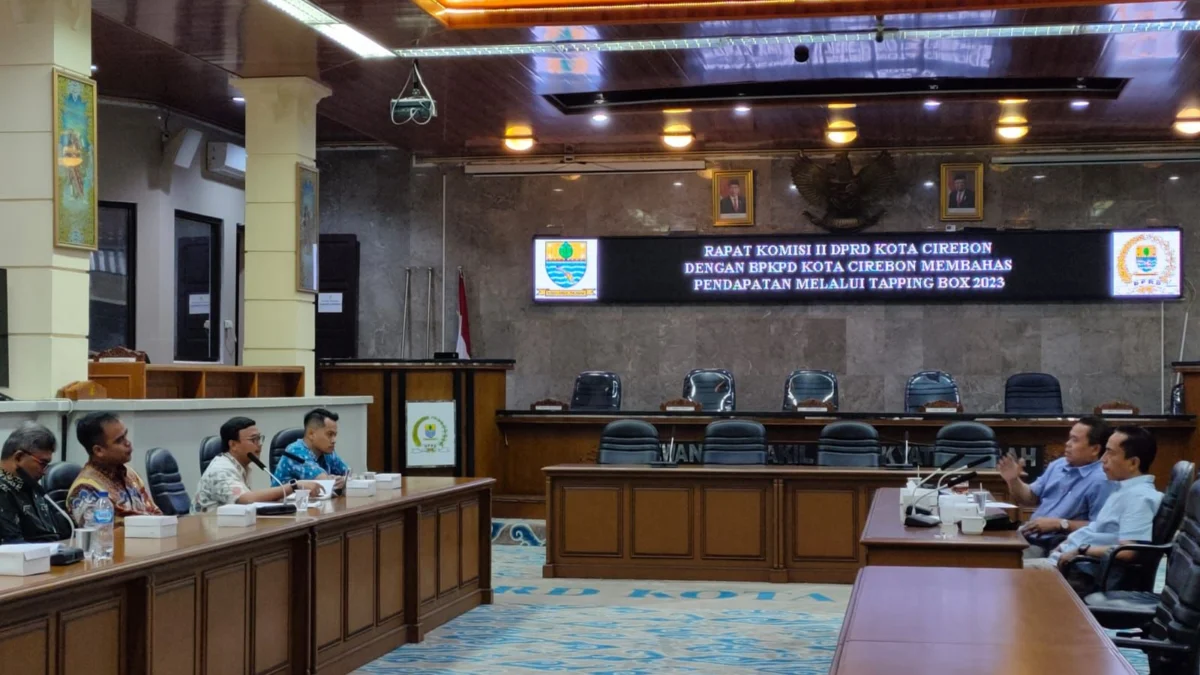 Rapat soal kebocoran pajak.