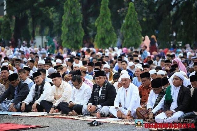 Adab shalat idul fitri