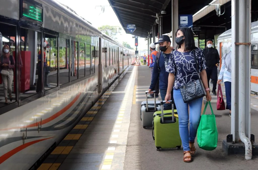 mudik dengan kereta api