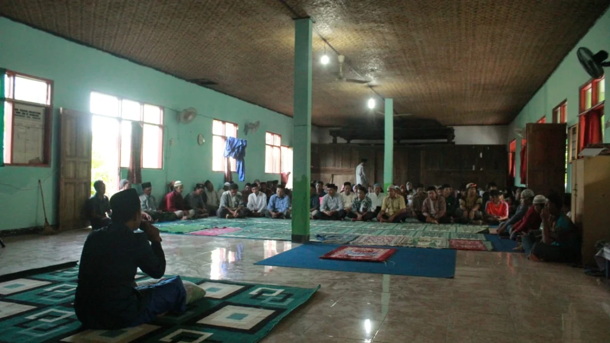 Bukber dan santunan anak yatim piatu