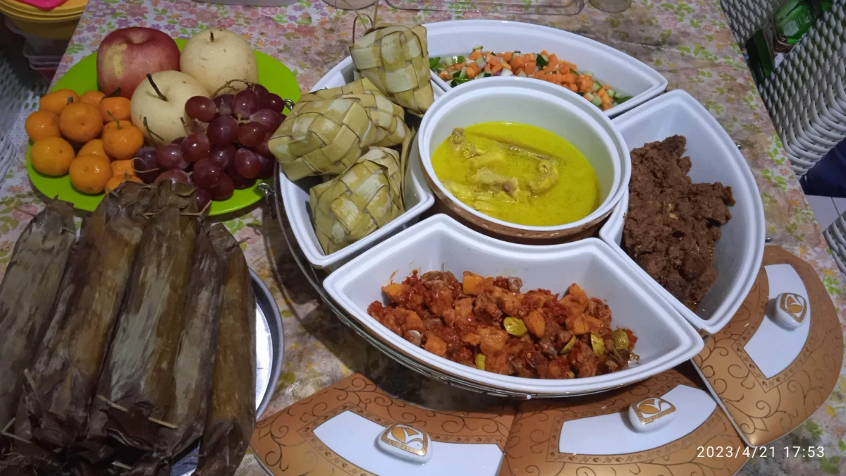 Tips Menikmati Menu Lebaran agar Tetap Sehat