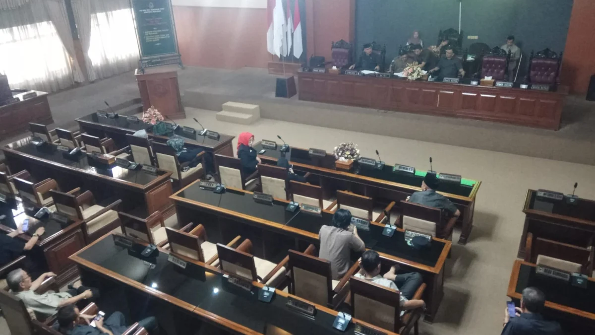 Sidang Paripurna Internal hanya dihadiri oleh 29 anggota DPRD dari empat fraksi