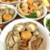 Makan bakso di cirebon