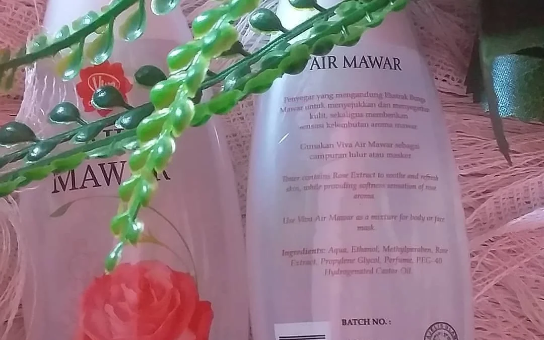 Cara memakai air mawar dan milk cleanser