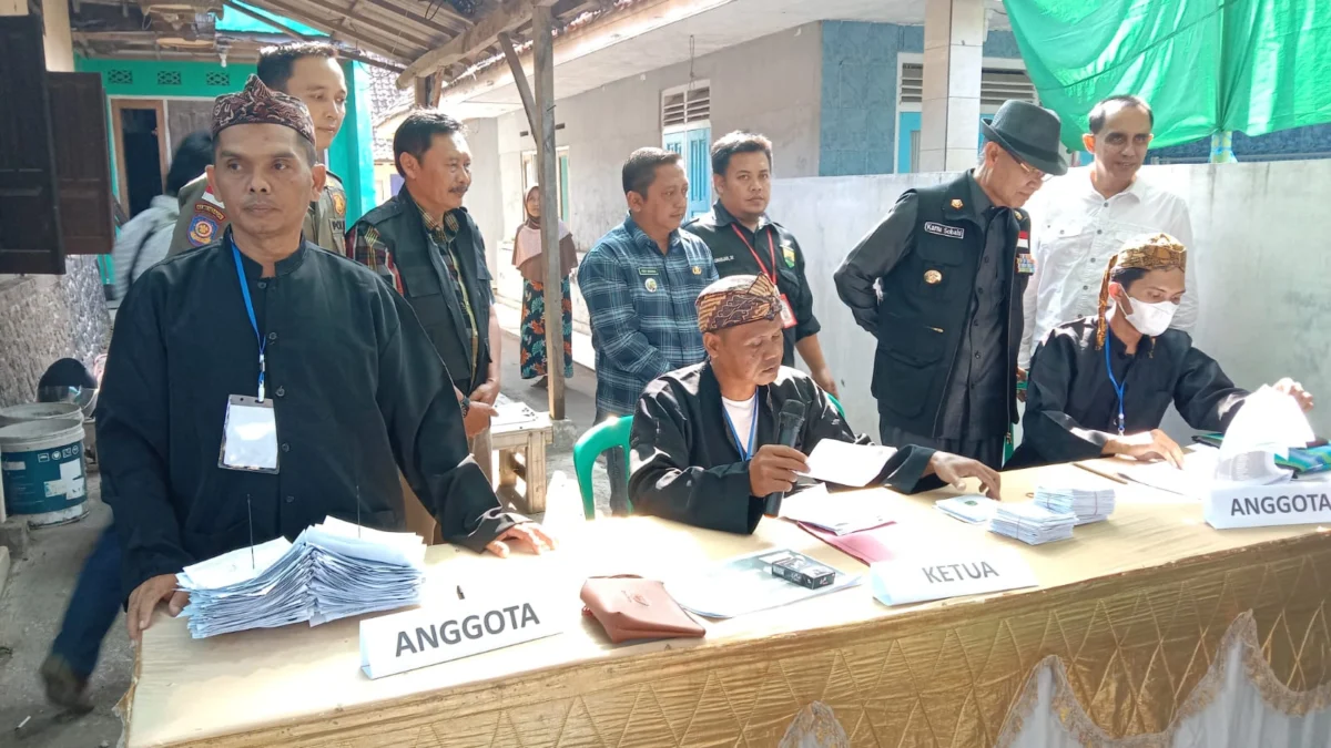 Bupati   Dr H Karna Sobahi MMPd melakukan monitoring langsung diawali dari Desa Karyamukti Kecamatan Panyingkiran