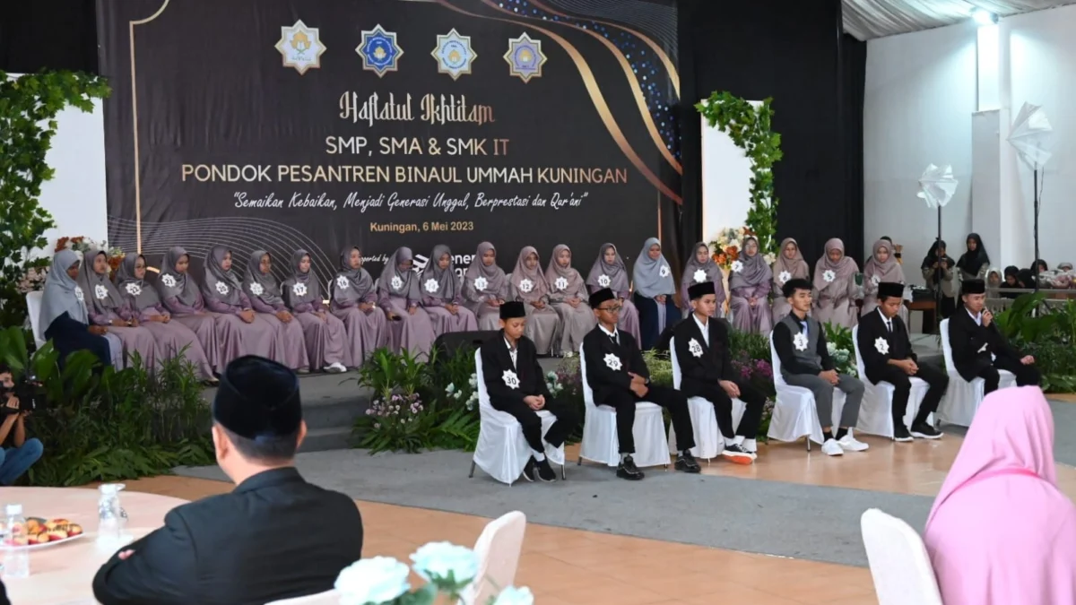 santri binaul Umma diwisuda