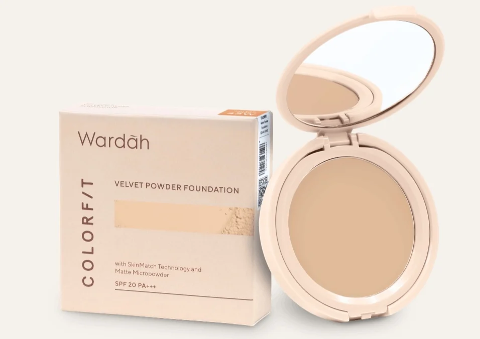 Bedak Wardah Colorfit Makin Cantik Glowing Tahan 12 Jam