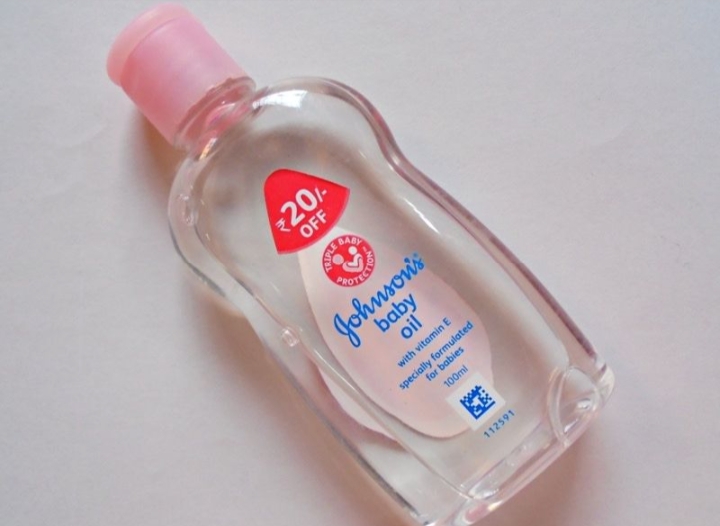 Baby oil untuk wajah glowing