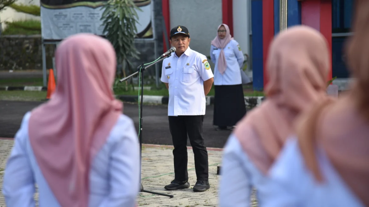 Sekda Kuningan Sekda Dian berpesan tingkatkan pelayanan perizinan