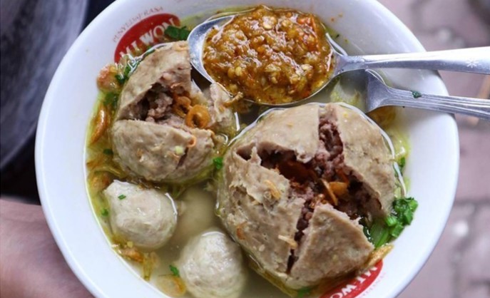 ini bakso malam hari di cirebon