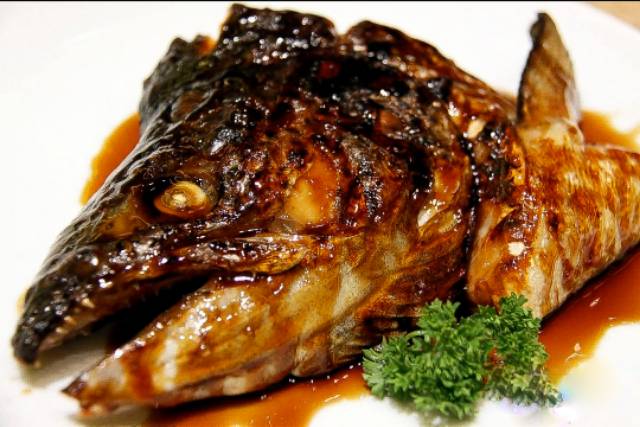 RESEP OLAHAN IKAN SALMON YANG BIKIN OTAK KITA PINTAR KAYA ALBERT ENSTEIN