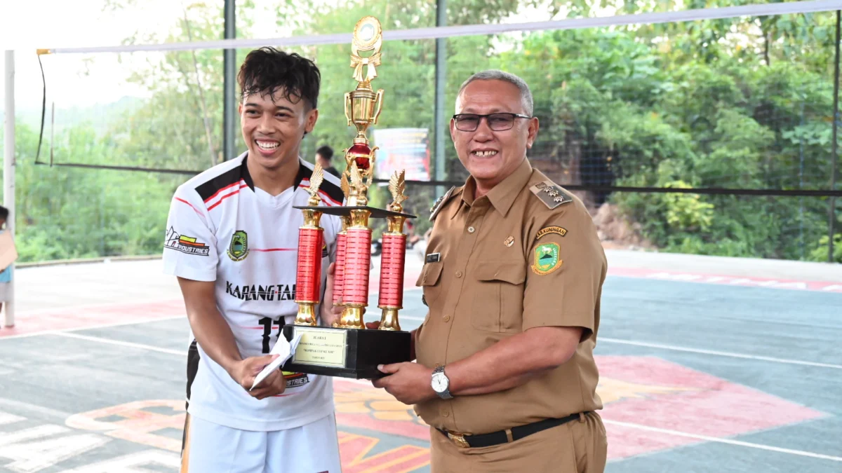 Tim Munding Sirang Ciwaru juara 1