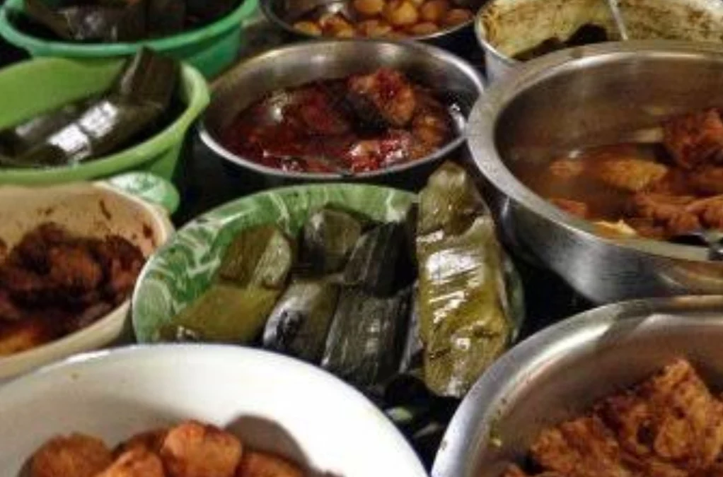 Sarapan Lezat Kuliner Khas Cirebon dan Murah Meriah di Kota Cirebon Top 2023. 6 Pilihan Sarapan Recomended. Ayo Kunjungi dan Nikmati!