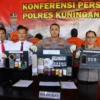 tersangka pengedar sabu dan ganja barang bukti narkoba diamankan