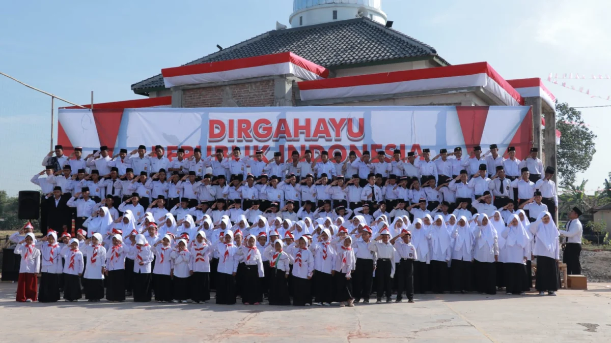 HUT RI ke-78, Ponpes Darurrohmah Gelar Upacara Bendera dan Pagelaran Seni