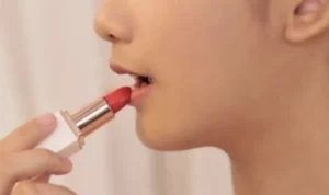 Lipstik Merah