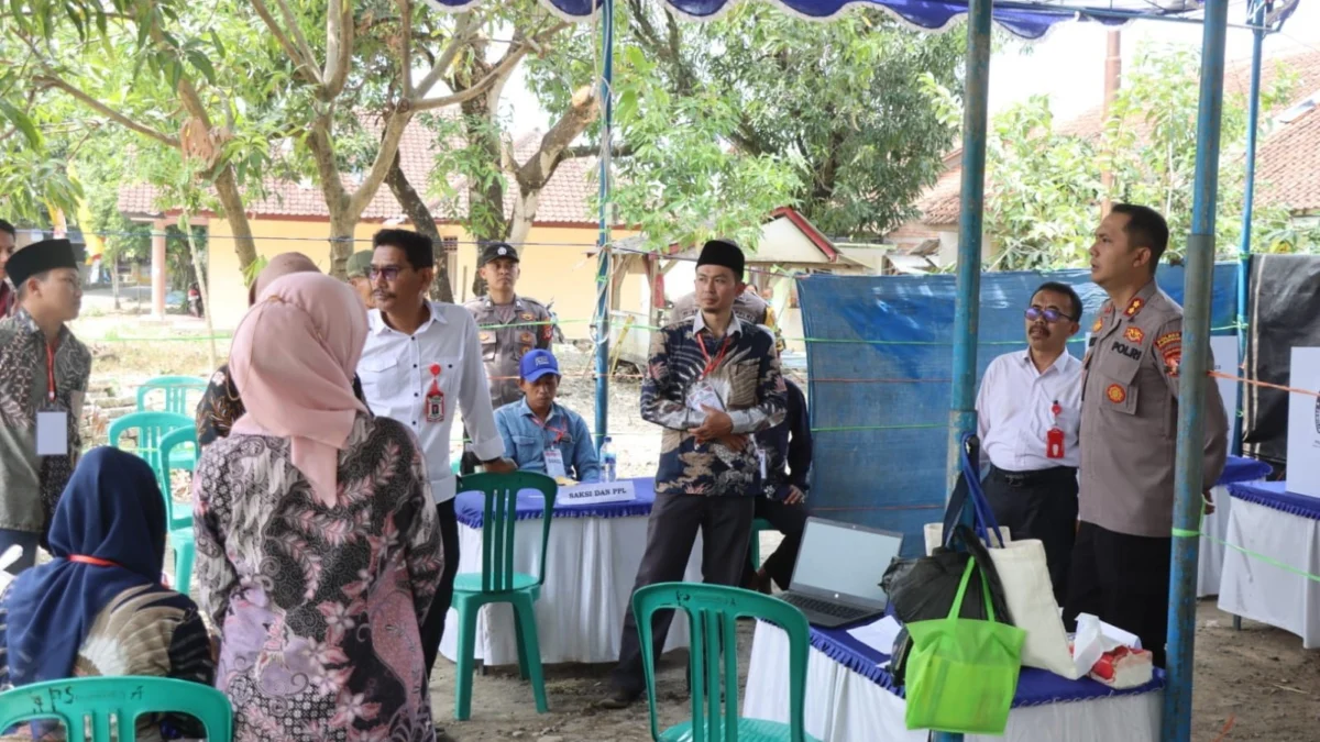 Kapolres Kuningan AKBP Willy Andrian memantau langsung Pilkades di Kuningan