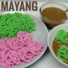 CARA BUAT KUE PUTU MAYANG YANG WARNA DAN RASANYA SANGAT MENCOLOK DAN ENAK BANGET