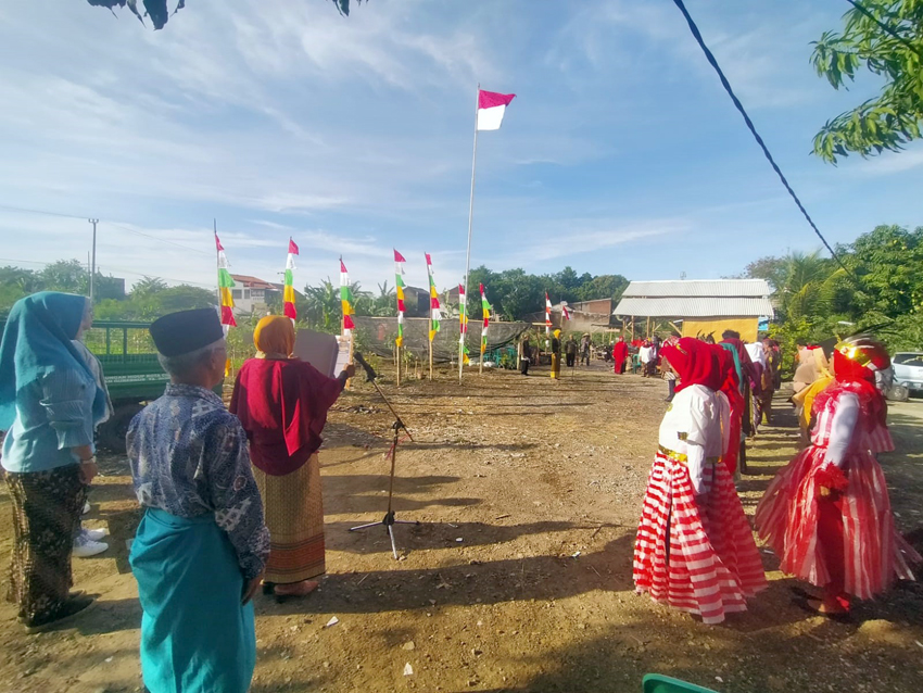 warga Kalijaga Kota Cirebon gelar upacara HUT RI